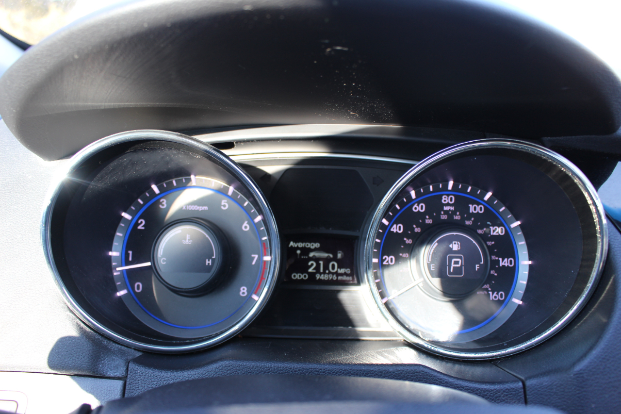 Hyundai Sonata SE Auto 2011