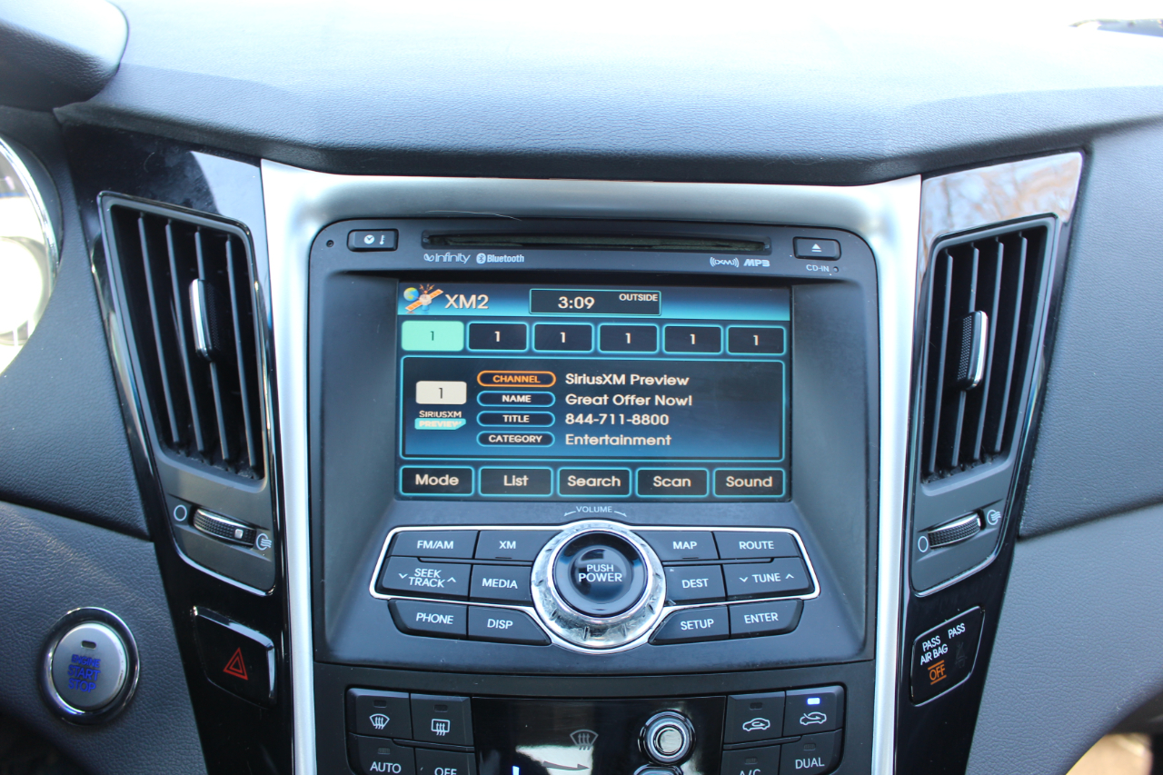 Hyundai Sonata SE Auto 2011