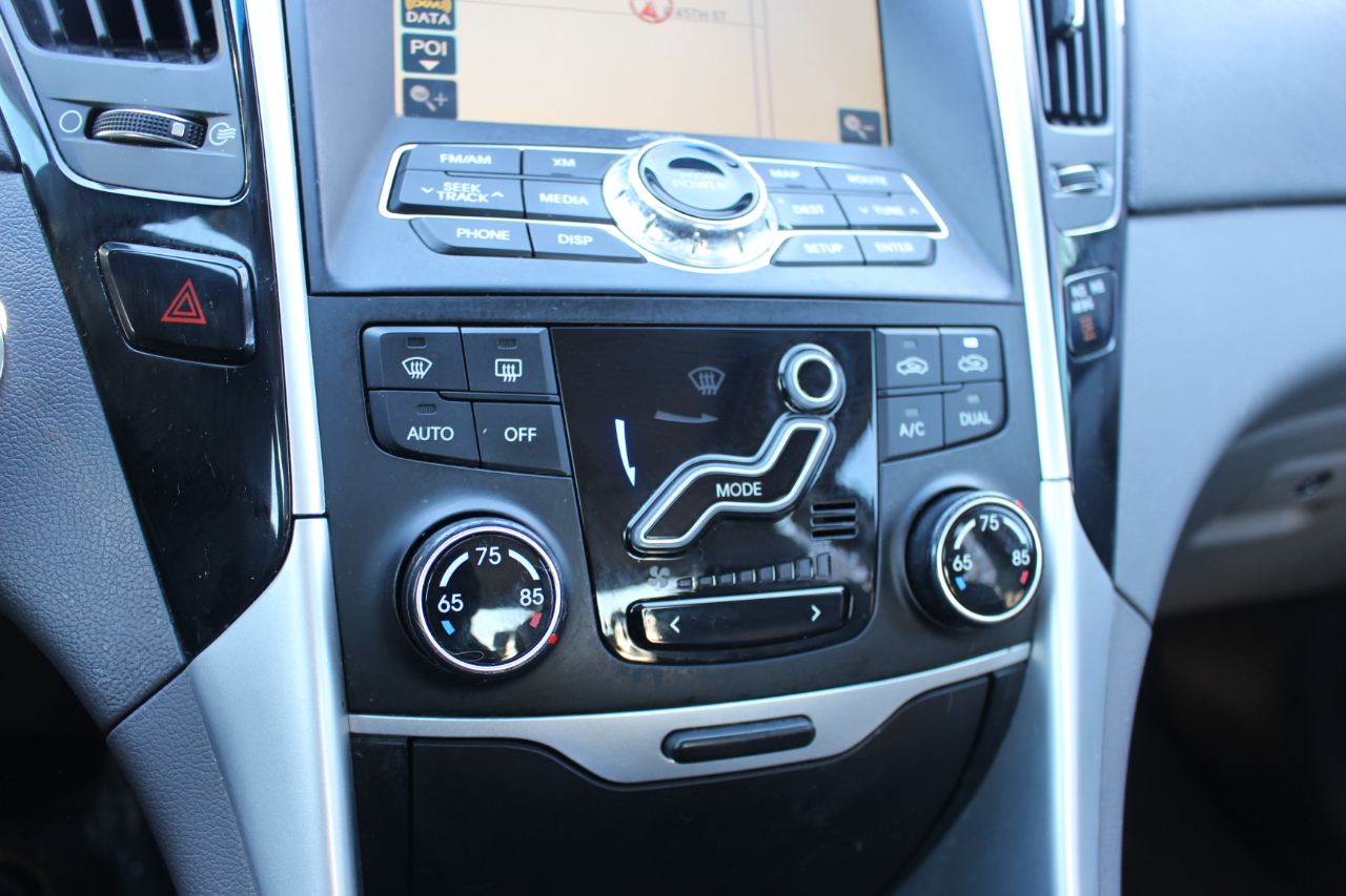 Hyundai Sonata SE Auto 2011