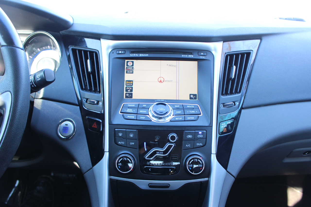 Hyundai Sonata SE Auto 2011