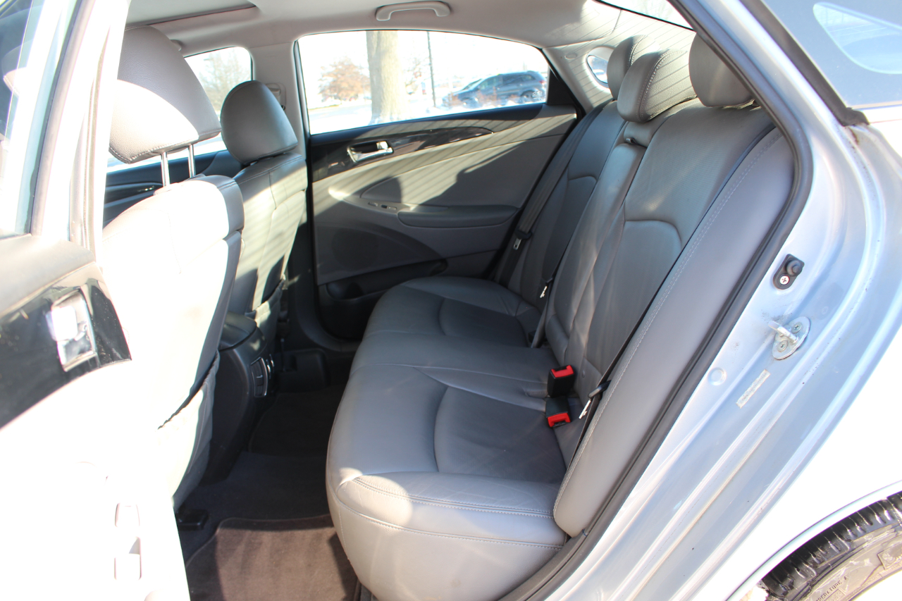 Hyundai Sonata SE Auto 2011