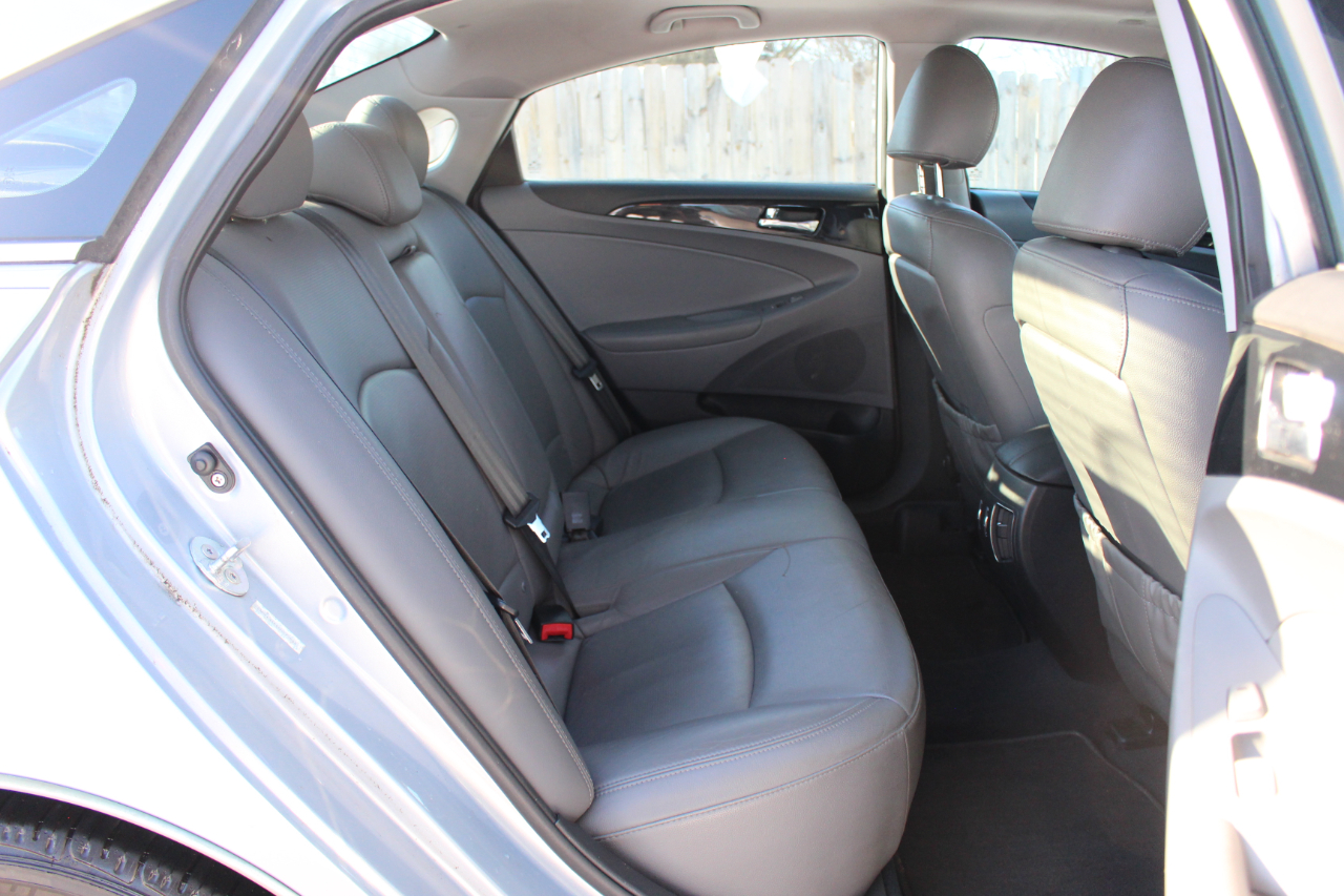 Hyundai Sonata SE Auto 2011