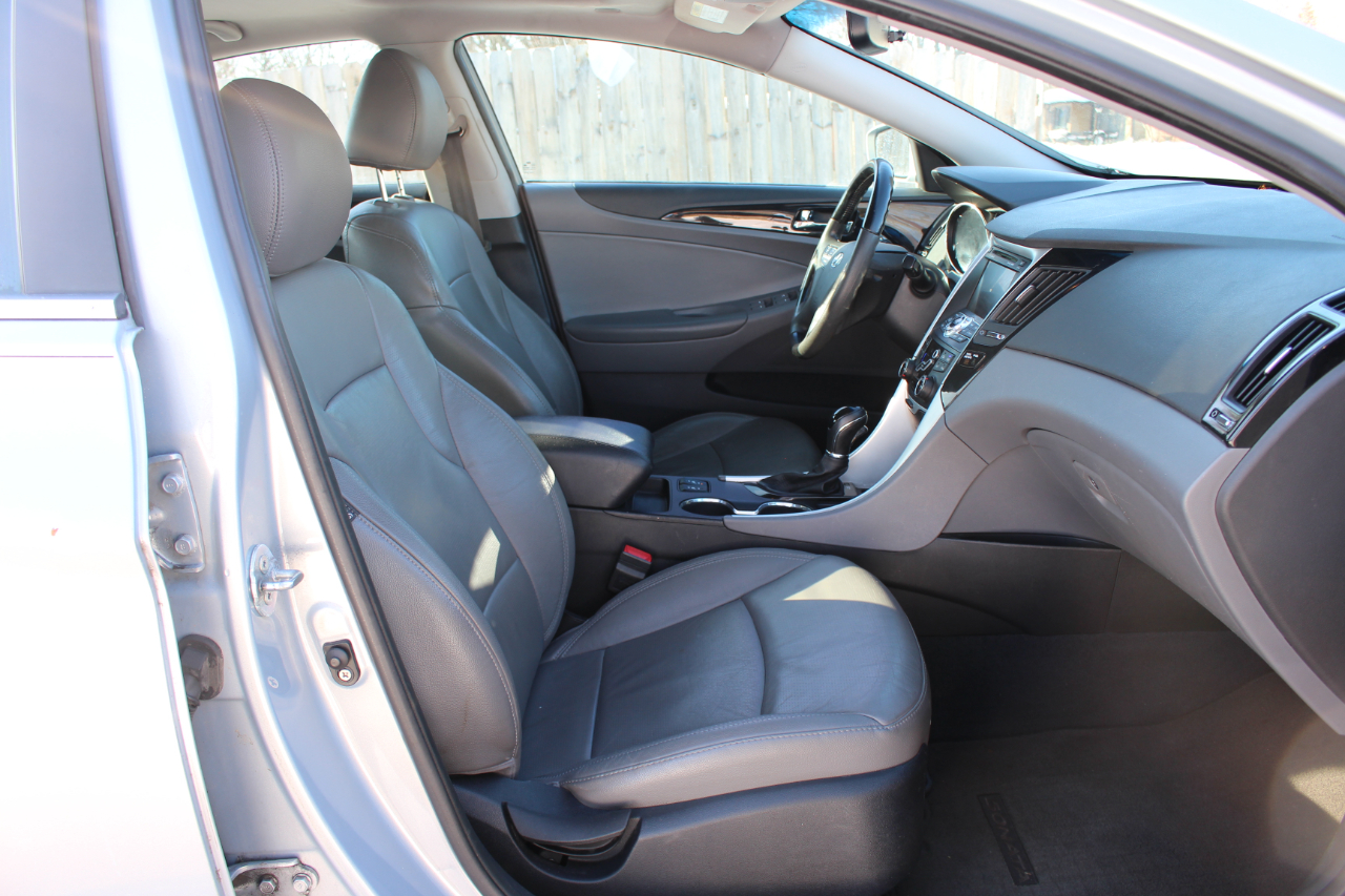 Hyundai Sonata SE Auto 2011