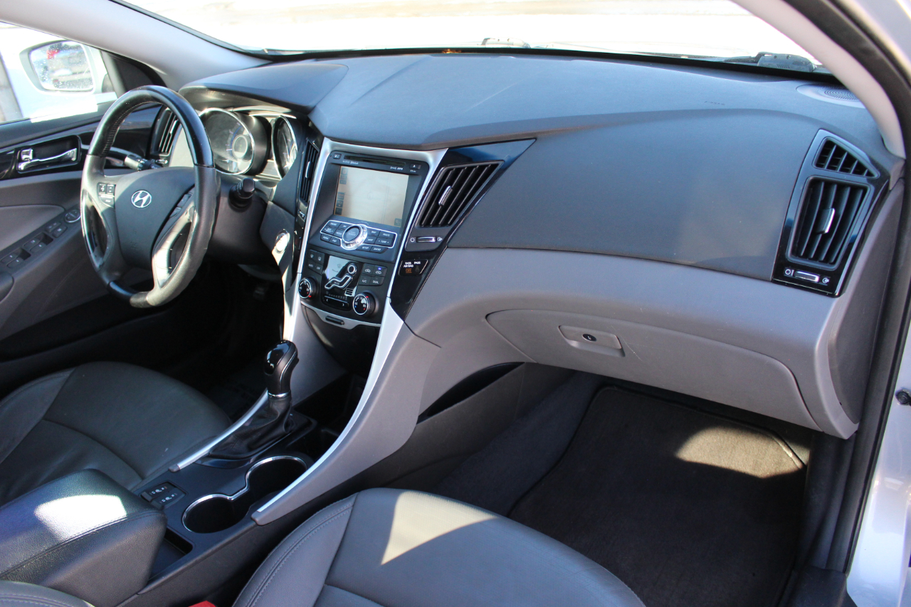 Hyundai Sonata SE Auto 2011