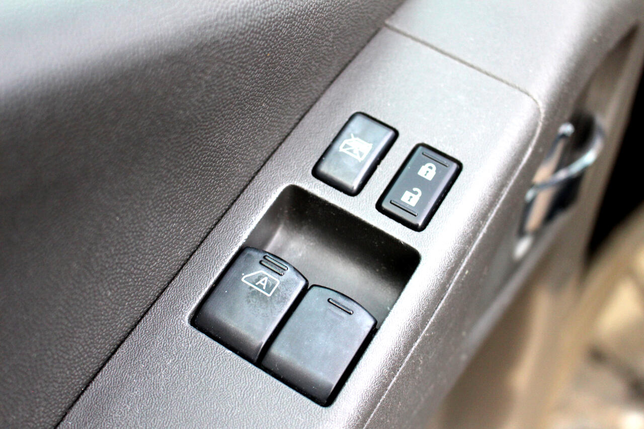 Nissan Frontier SE King Cab V6 4WD 2009