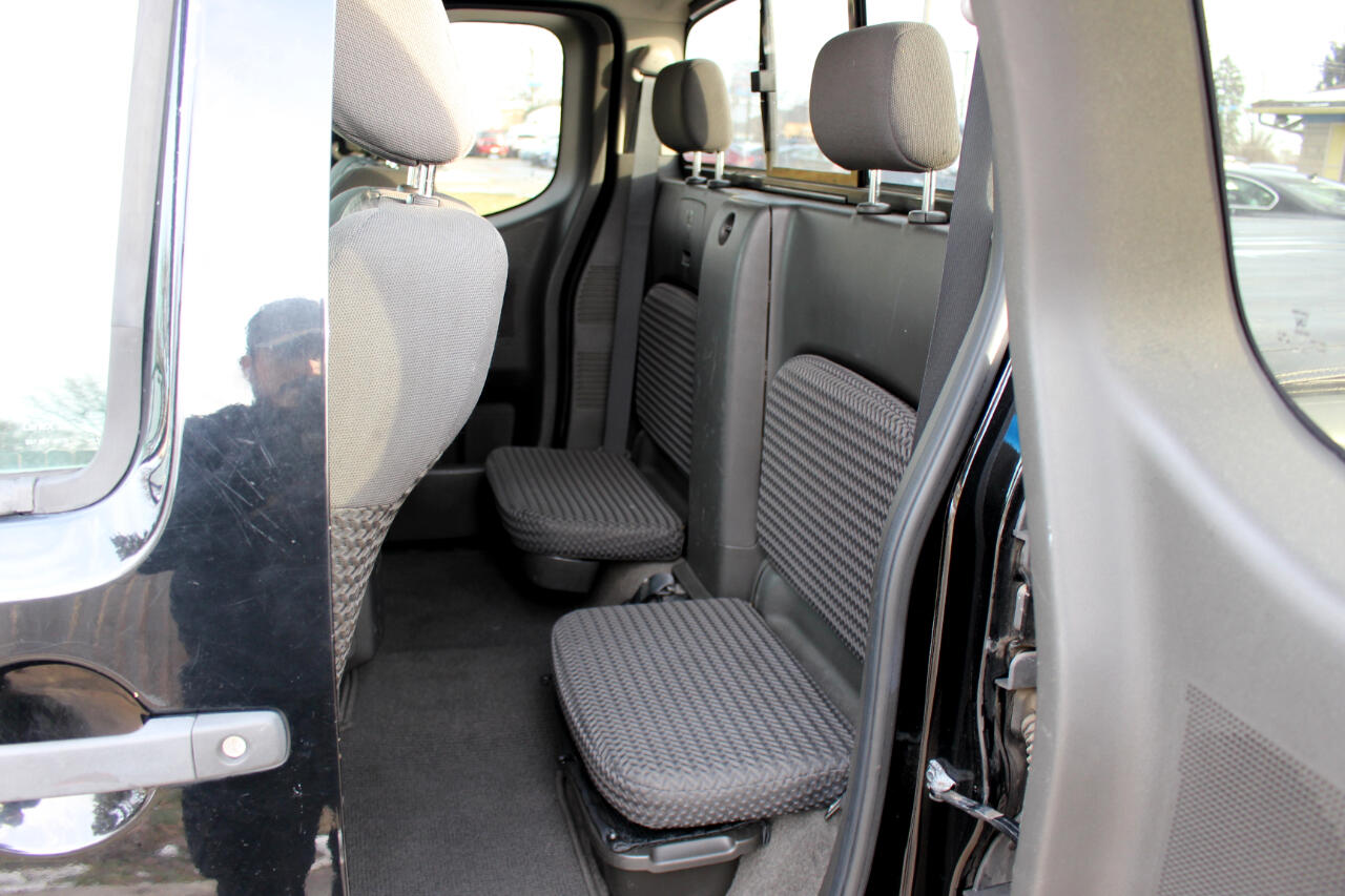 Nissan Frontier SE King Cab V6 4WD 2009