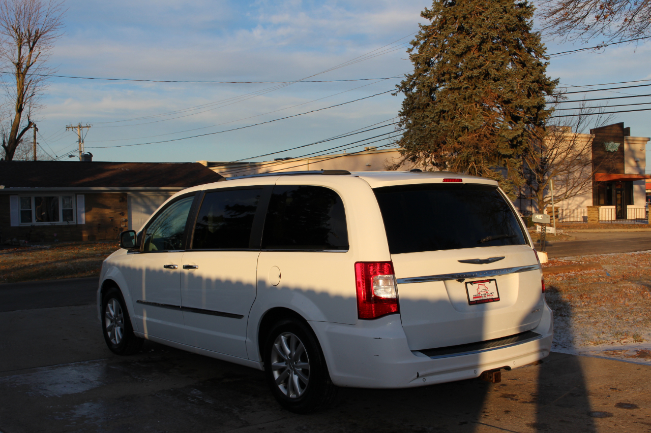 Chrysler Town & Country Limited Platinum 2016