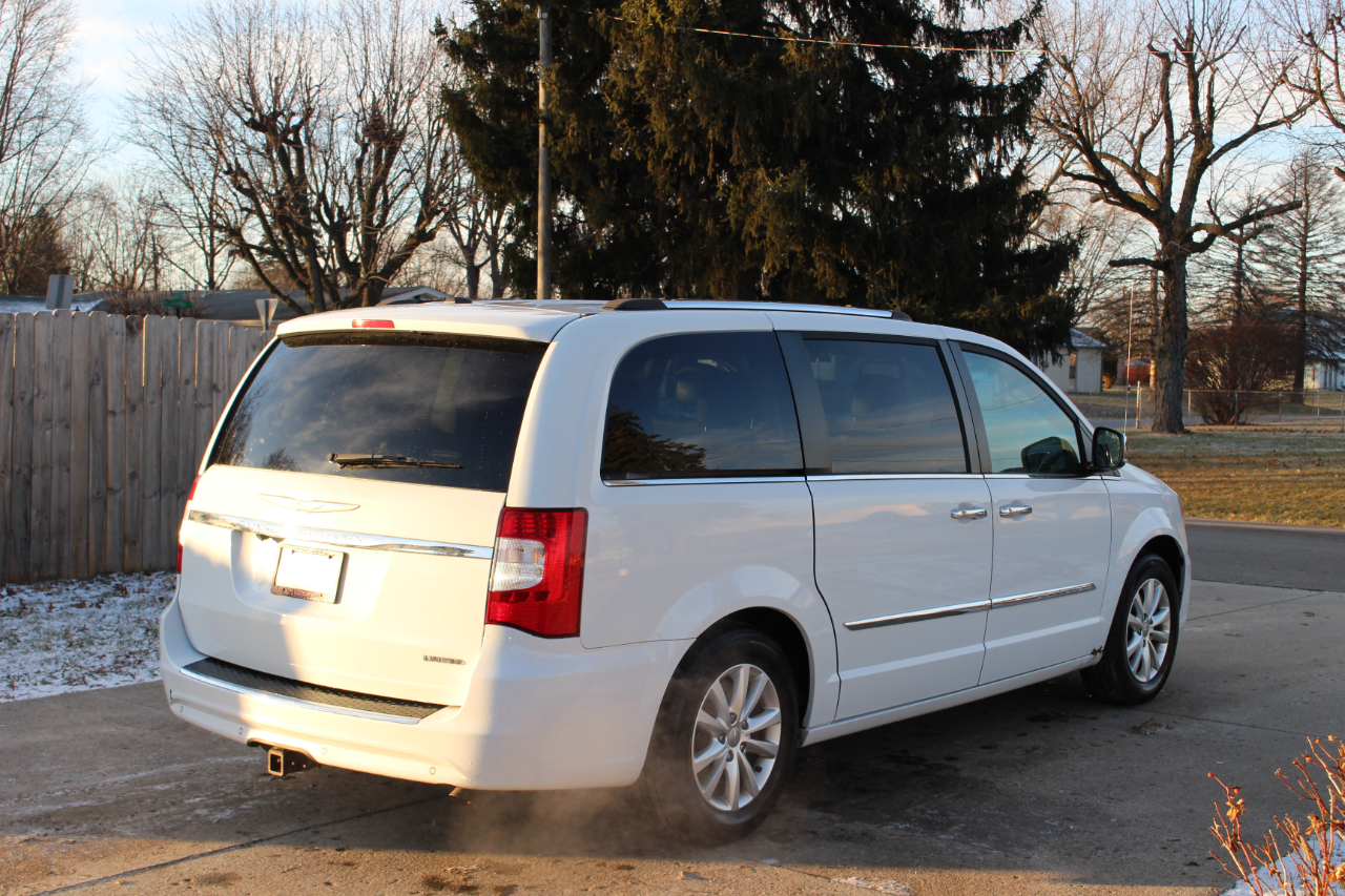 Chrysler Town & Country Limited Platinum 2016