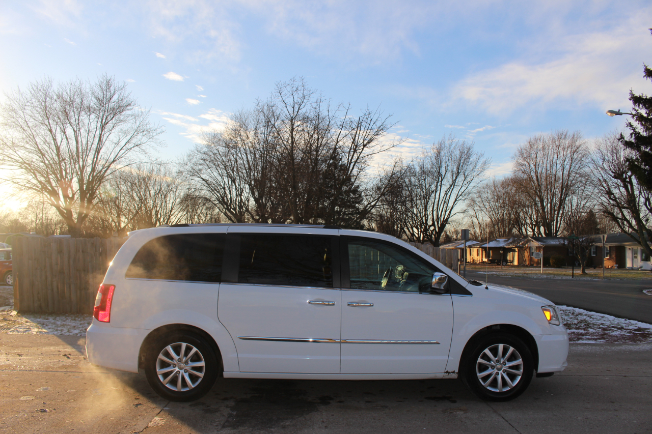 Chrysler Town & Country Limited Platinum 2016