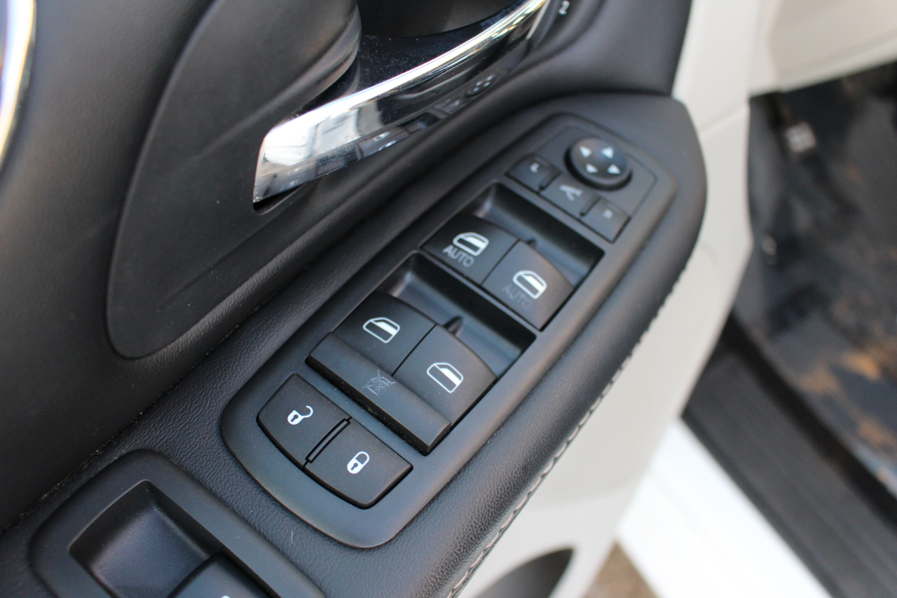 Chrysler Town & Country Limited Platinum 2016