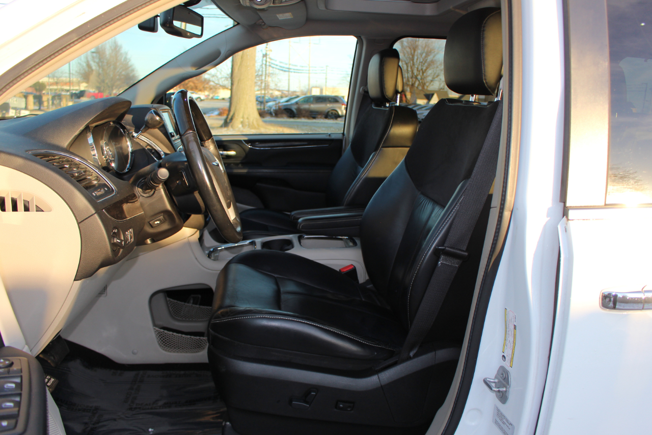 Chrysler Town & Country Limited Platinum 2016