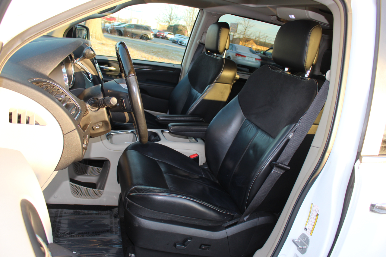 Chrysler Town & Country Limited Platinum 2016