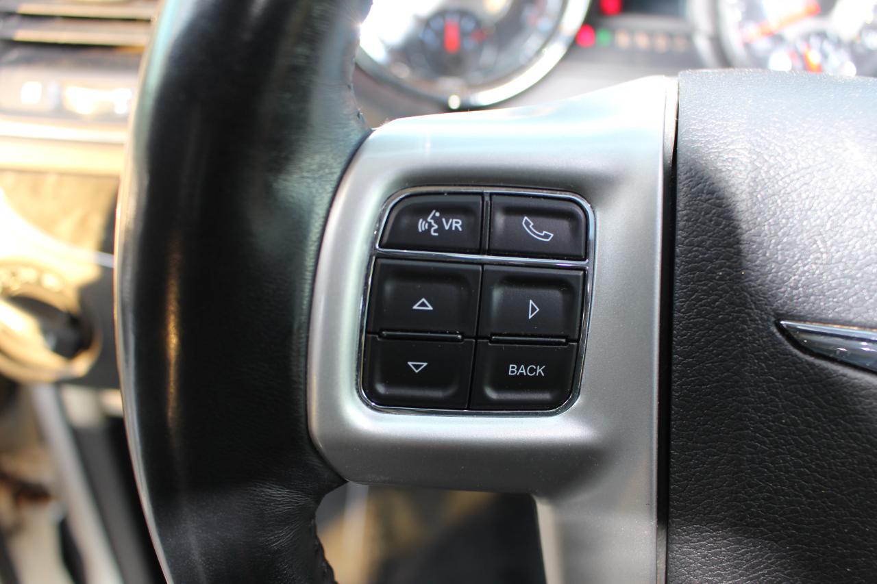 Chrysler Town & Country Limited Platinum 2016