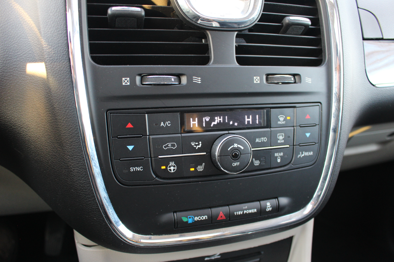 Chrysler Town & Country Limited Platinum 2016