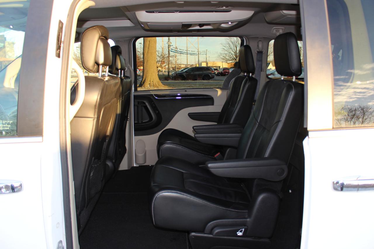 Chrysler Town & Country Limited Platinum 2016