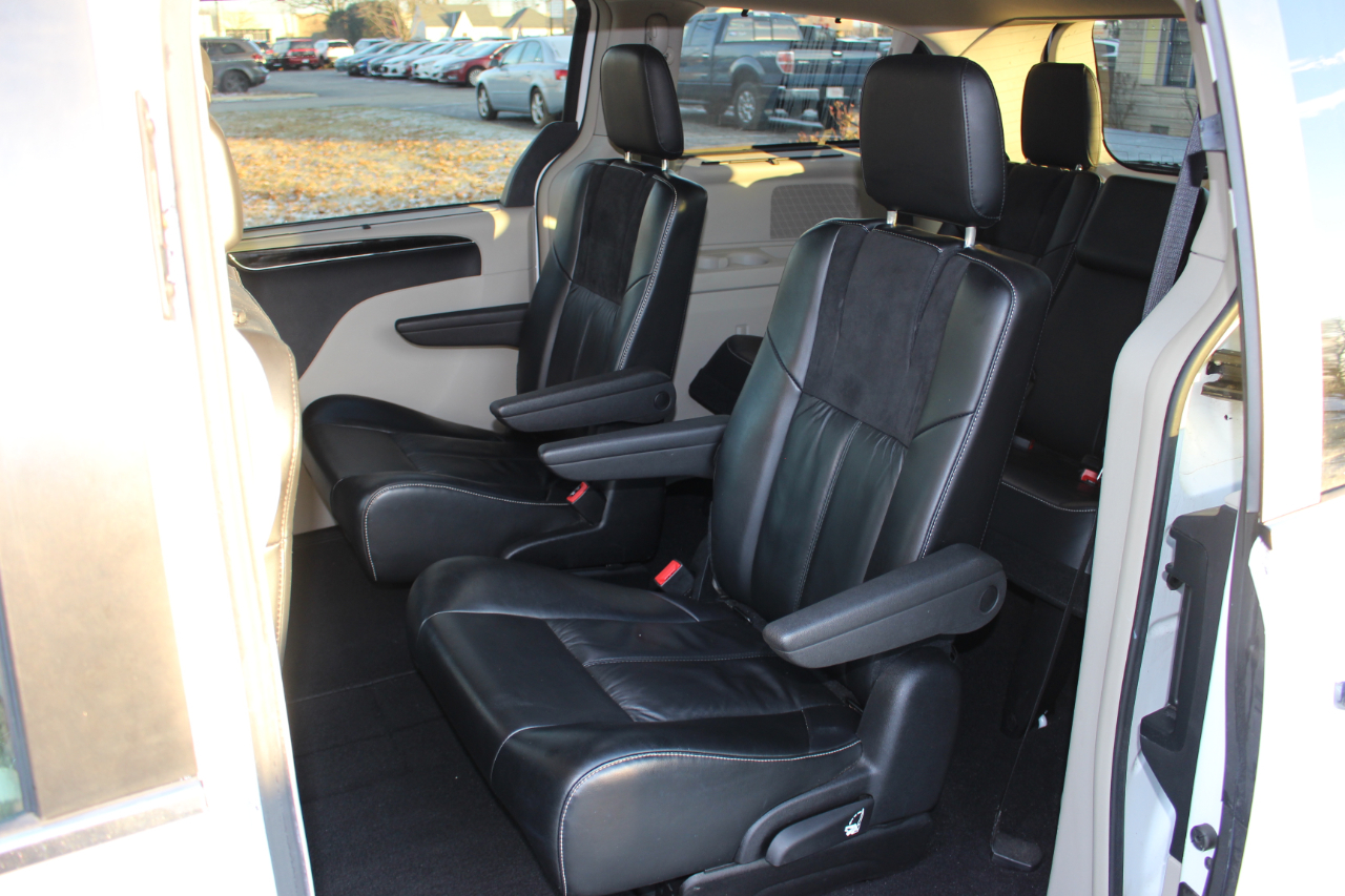 Chrysler Town & Country Limited Platinum 2016