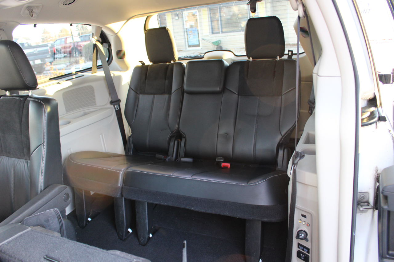 Chrysler Town & Country Limited Platinum 2016