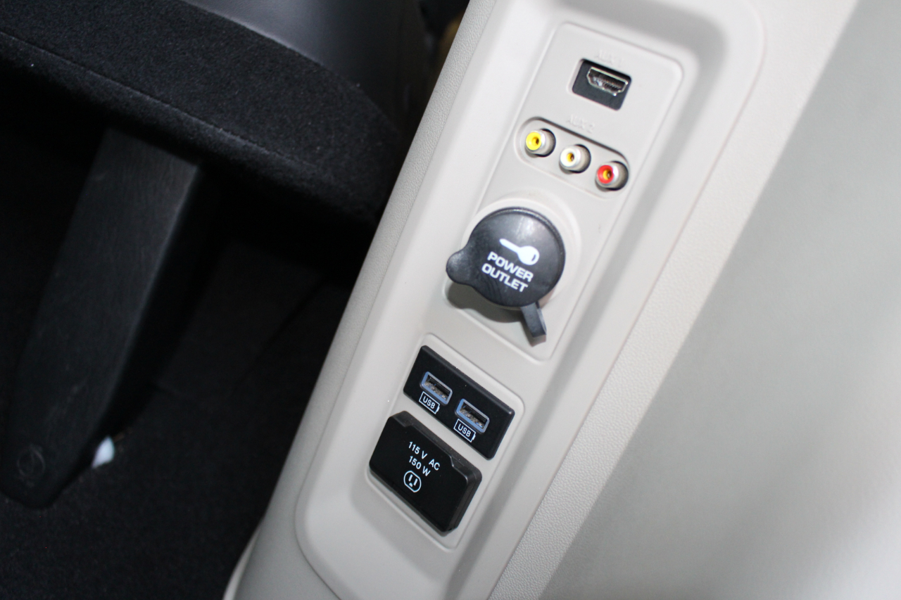 Chrysler Town & Country Limited Platinum 2016