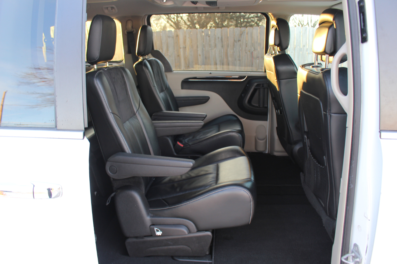 Chrysler Town & Country Limited Platinum 2016