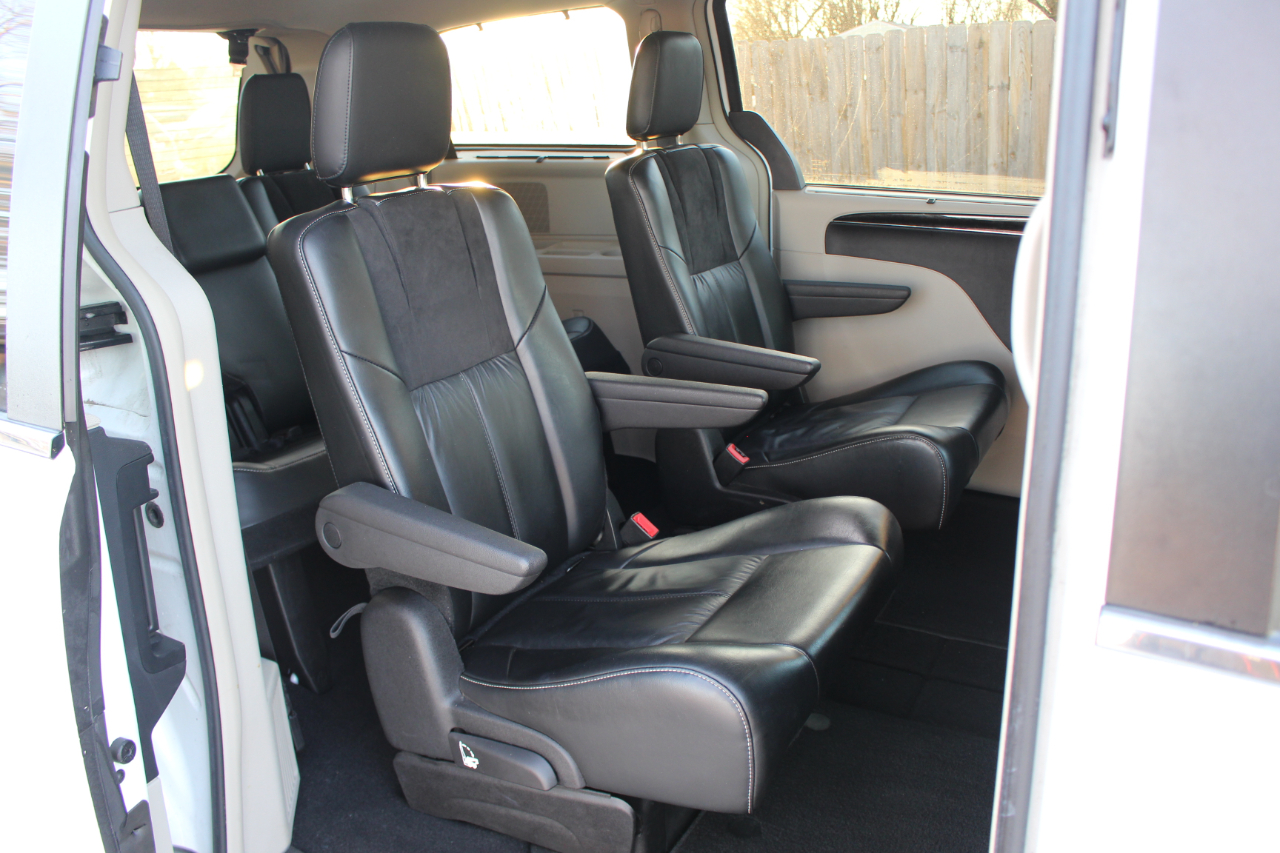 Chrysler Town & Country Limited Platinum 2016