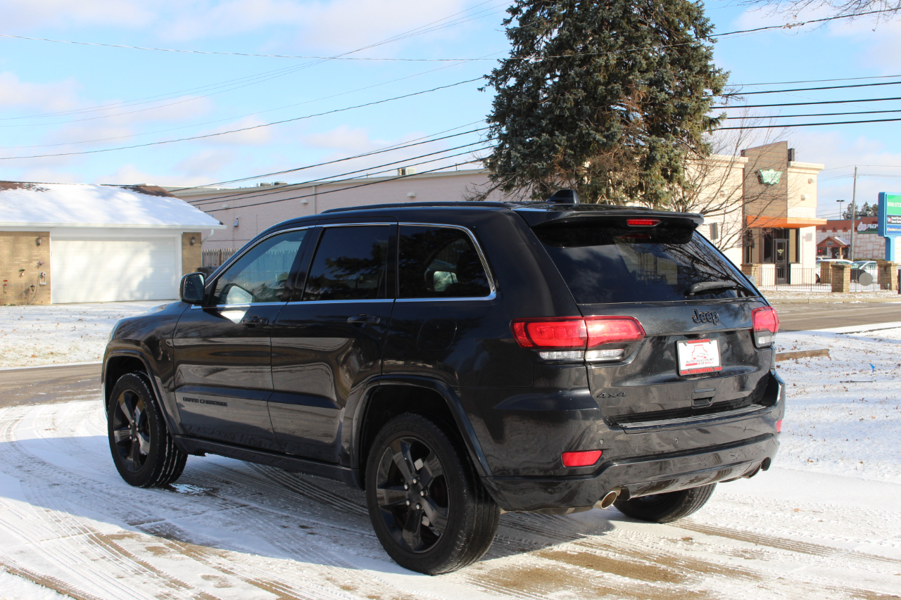 Jeep Grand Cherokee Laredo 4WD 2015