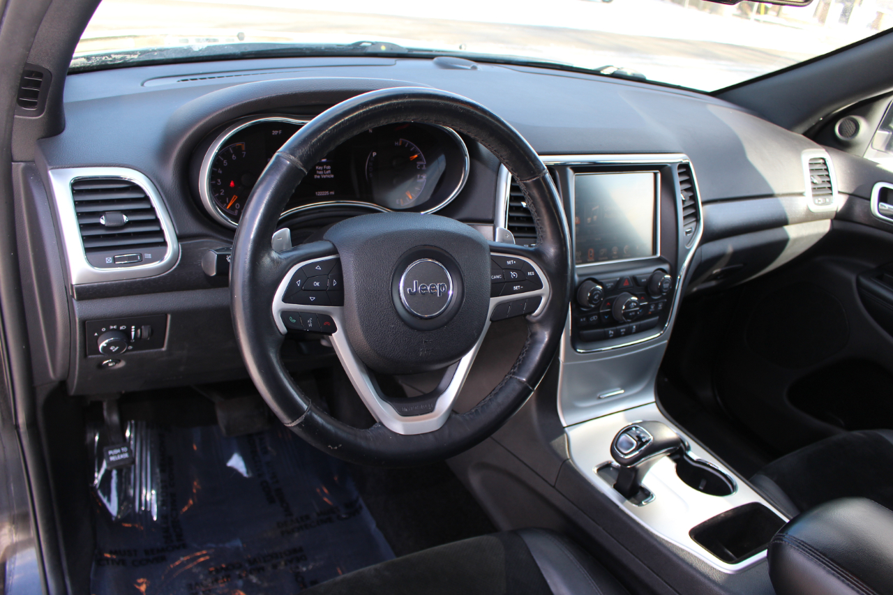 Jeep Grand Cherokee Laredo 4WD 2015