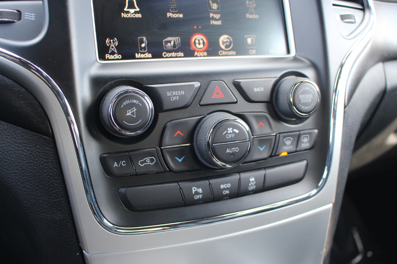 Jeep Grand Cherokee Laredo 4WD 2015