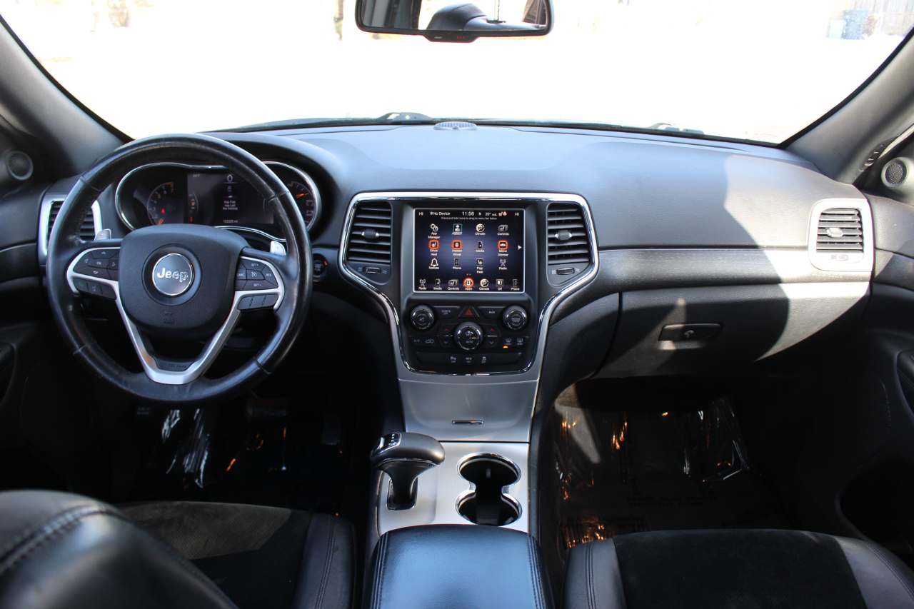 Jeep Grand Cherokee Laredo 4WD 2015