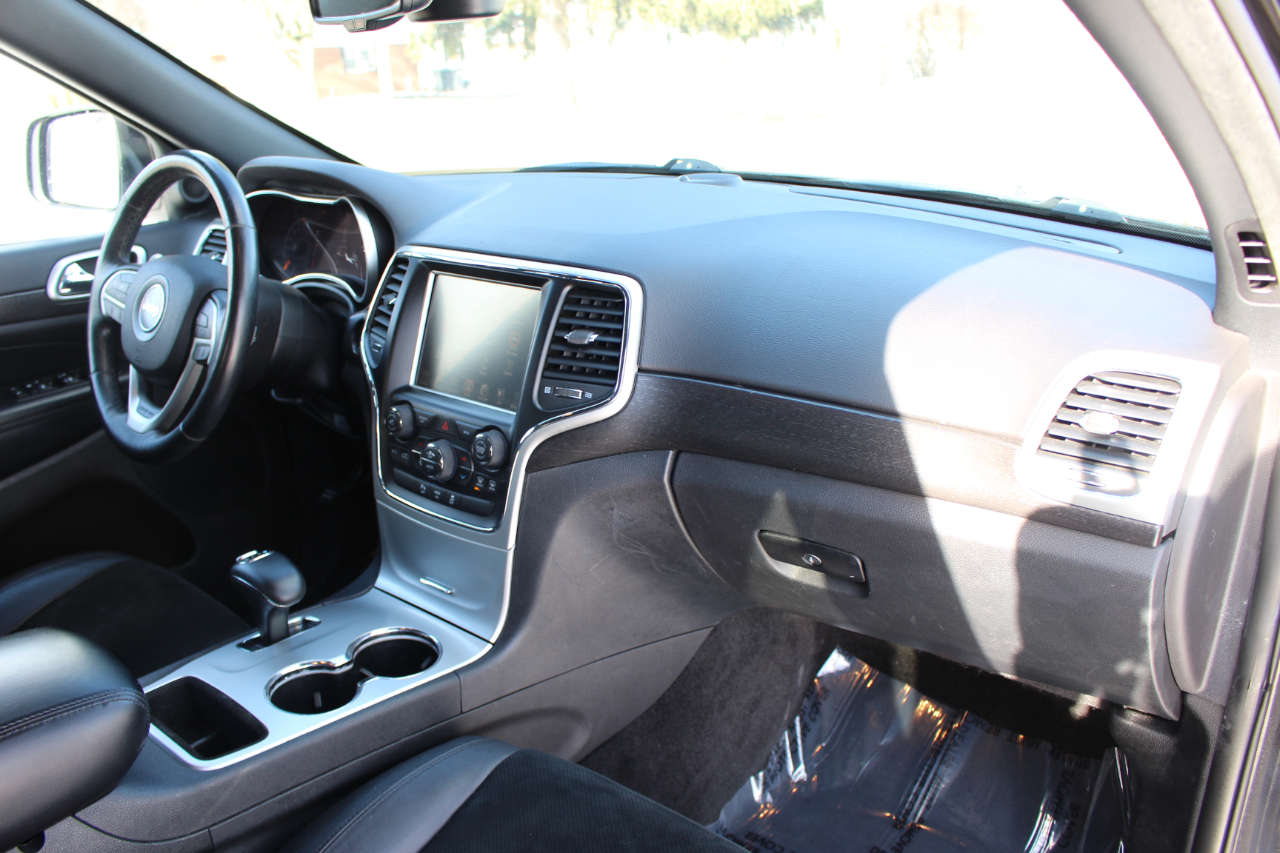 Jeep Grand Cherokee Laredo 4WD 2015