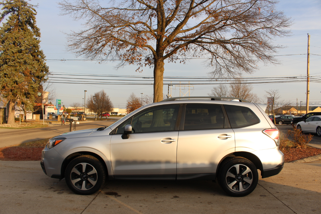 Subaru Forester 2.5i Premium PZEV CVT 2017