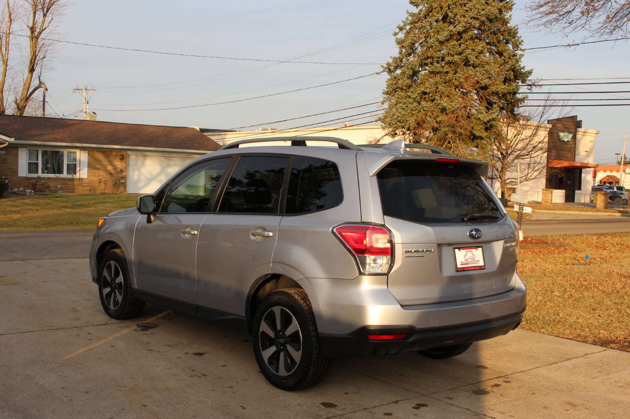 Subaru Forester 2.5i Premium PZEV CVT 2017