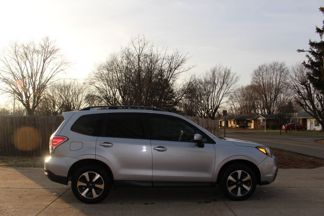 Subaru Forester 2.5i Premium PZEV CVT 2017