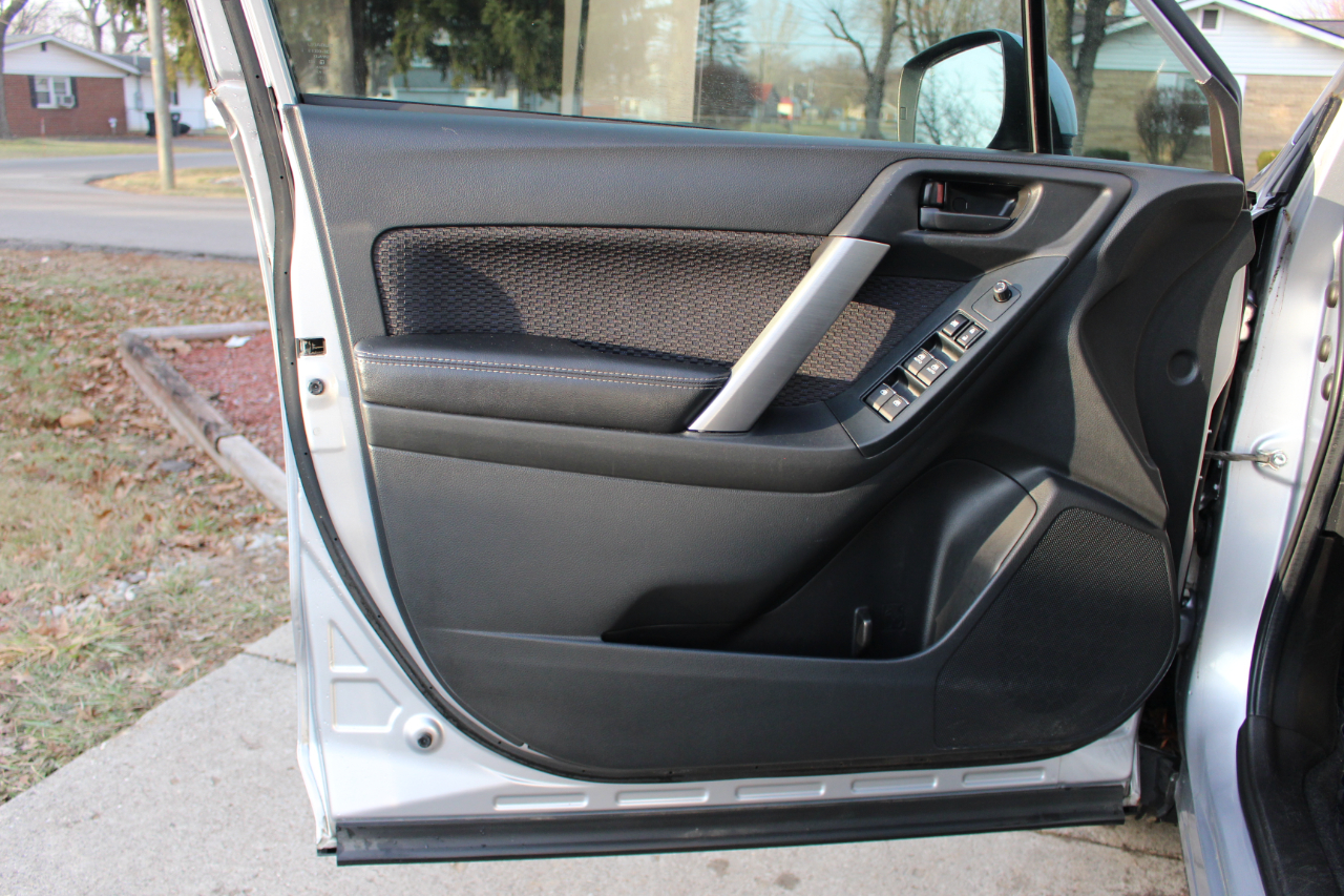 Subaru Forester 2.5i Premium PZEV CVT 2017