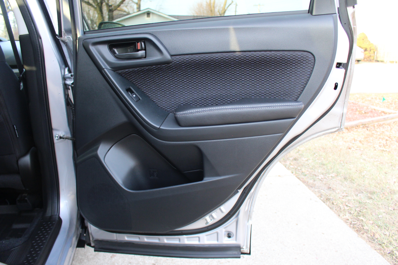 Subaru Forester 2.5i Premium PZEV CVT 2017