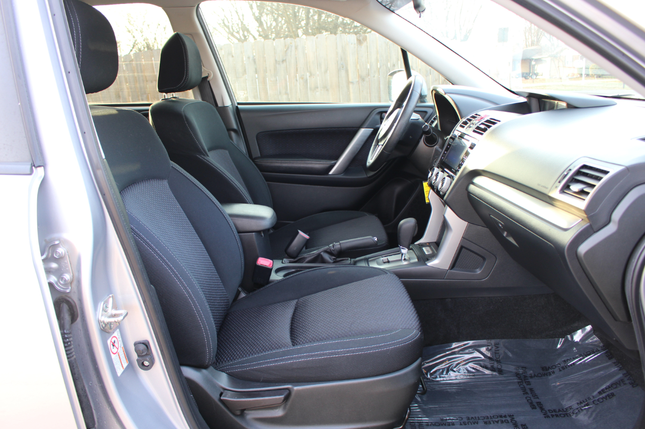 Subaru Forester 2.5i Premium PZEV CVT 2017