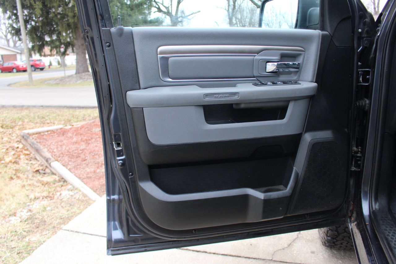 RAM 1500 Big Horn Quad Cab 4WD 2017