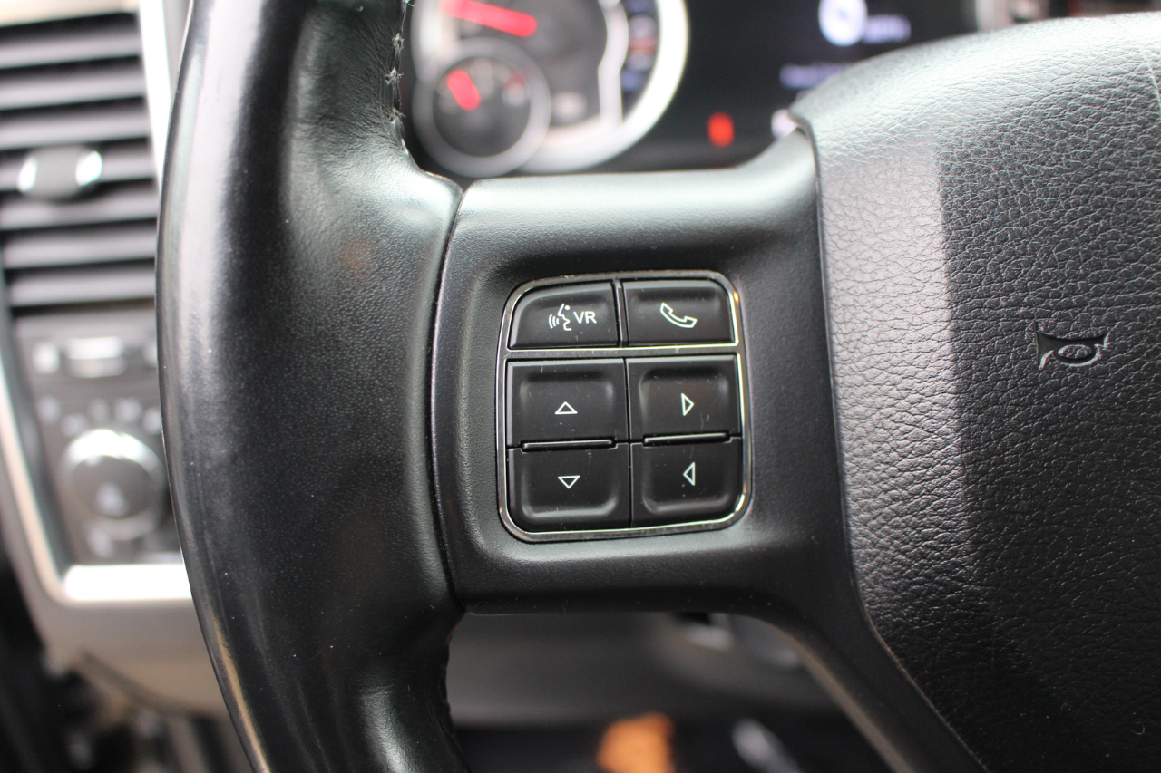 RAM 1500 Big Horn Quad Cab 4WD 2017