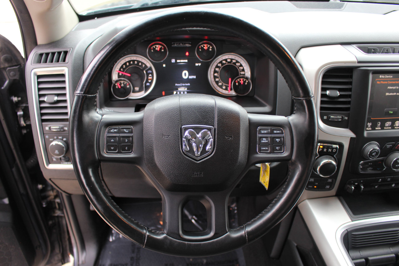 RAM 1500 Big Horn Quad Cab 4WD 2017