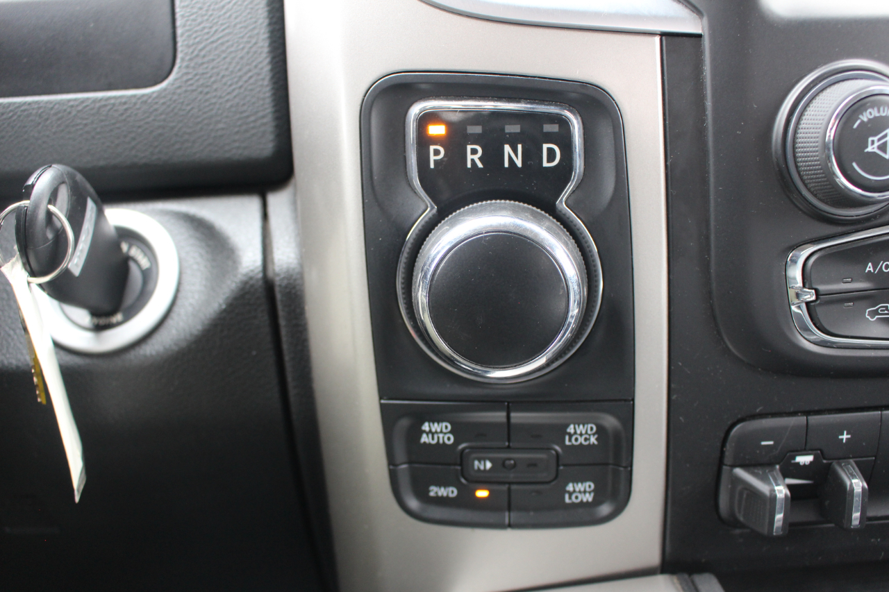 RAM 1500 Big Horn Quad Cab 4WD 2017