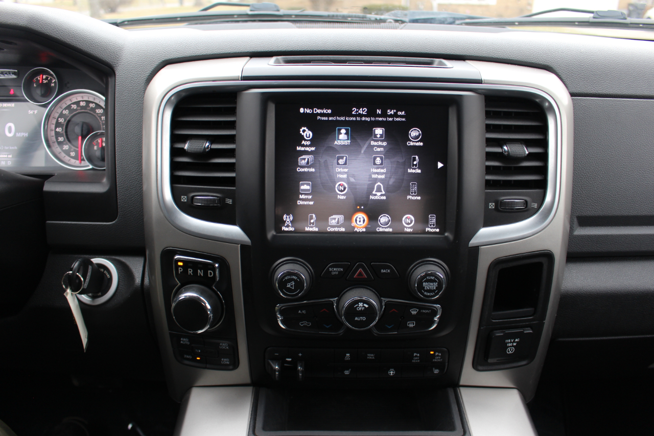 RAM 1500 Big Horn Quad Cab 4WD 2017