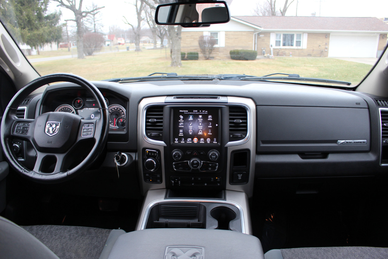 RAM 1500 Big Horn Quad Cab 4WD 2017