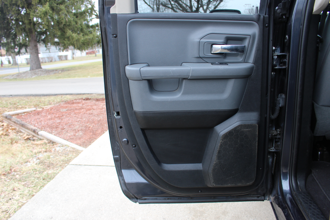 RAM 1500 Big Horn Quad Cab 4WD 2017