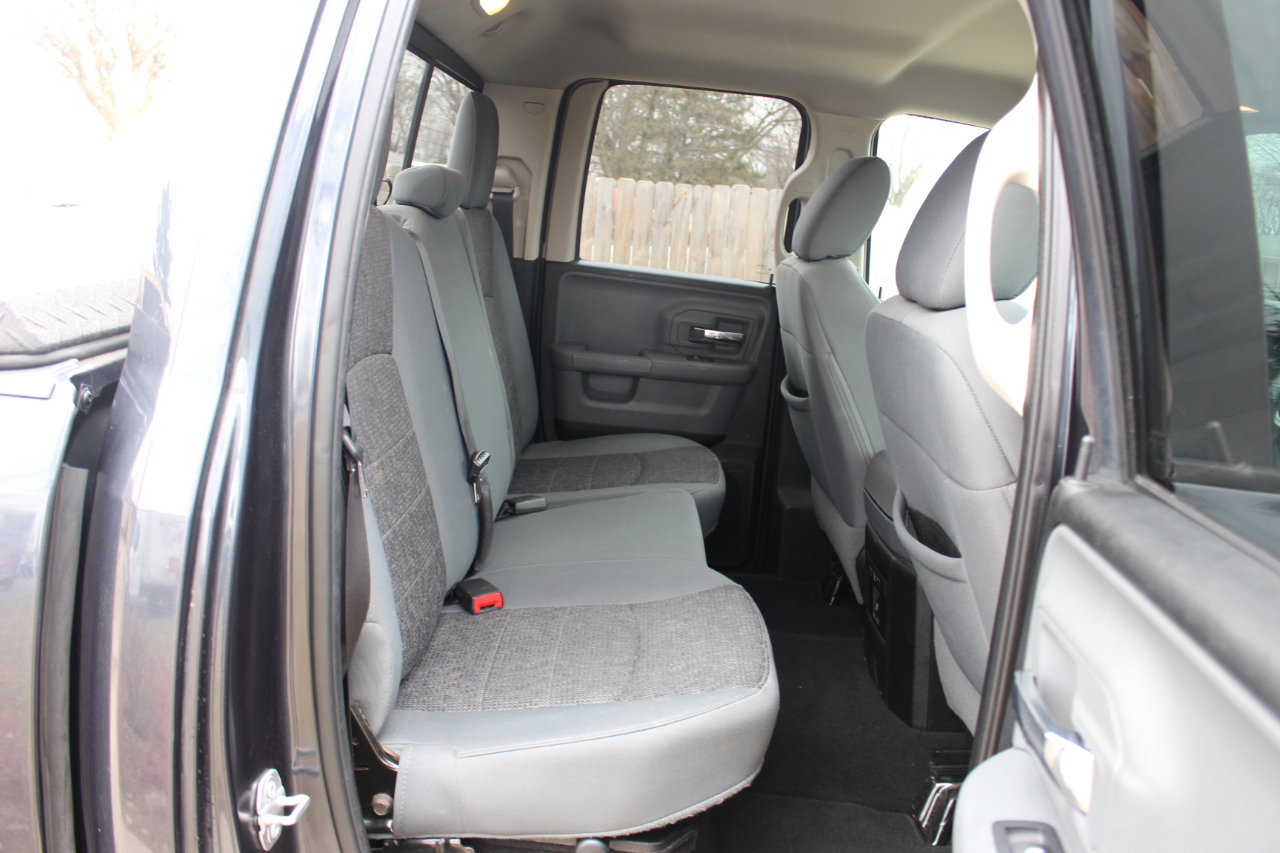 RAM 1500 Big Horn Quad Cab 4WD 2017