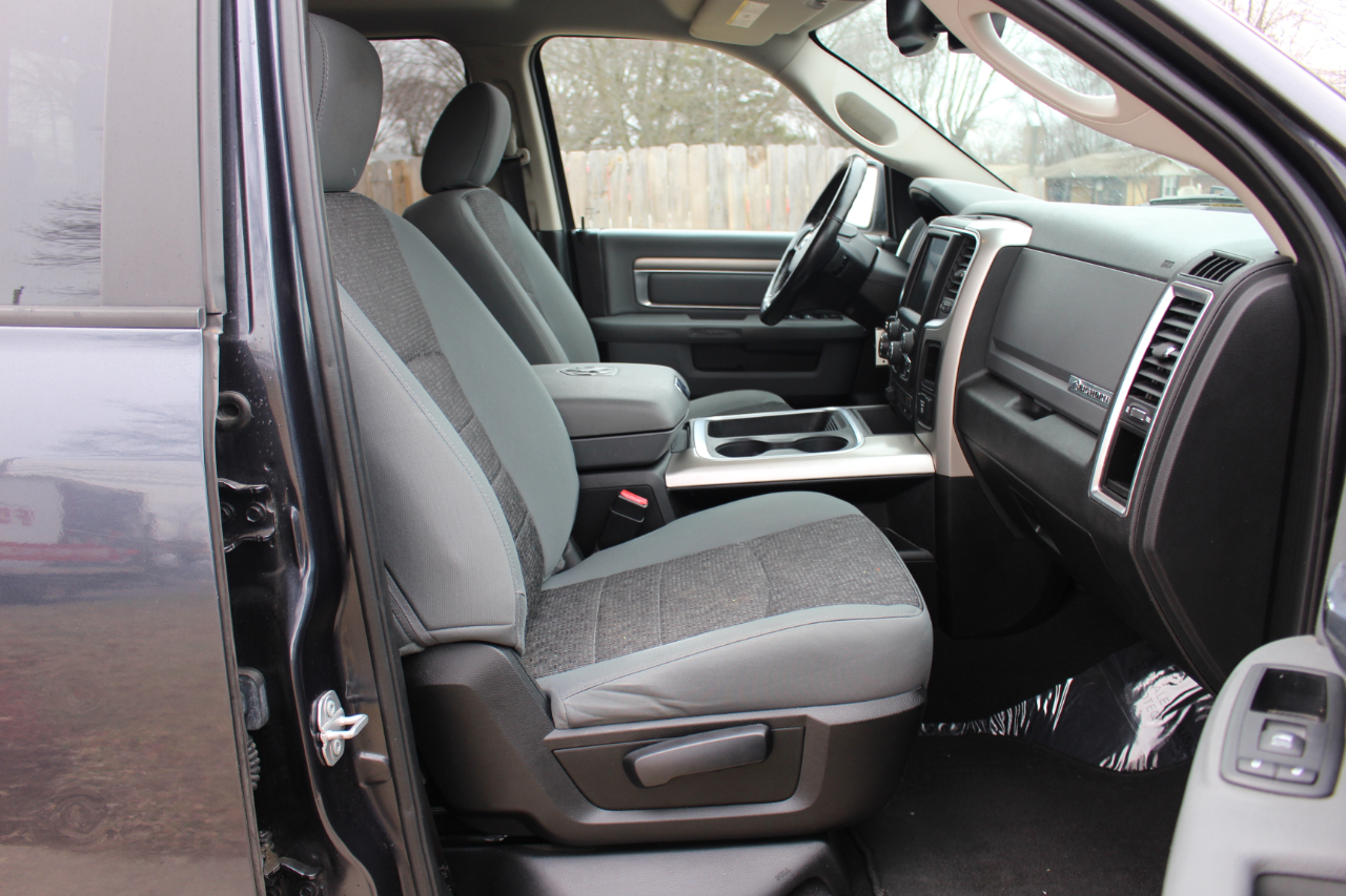 RAM 1500 Big Horn Quad Cab 4WD 2017