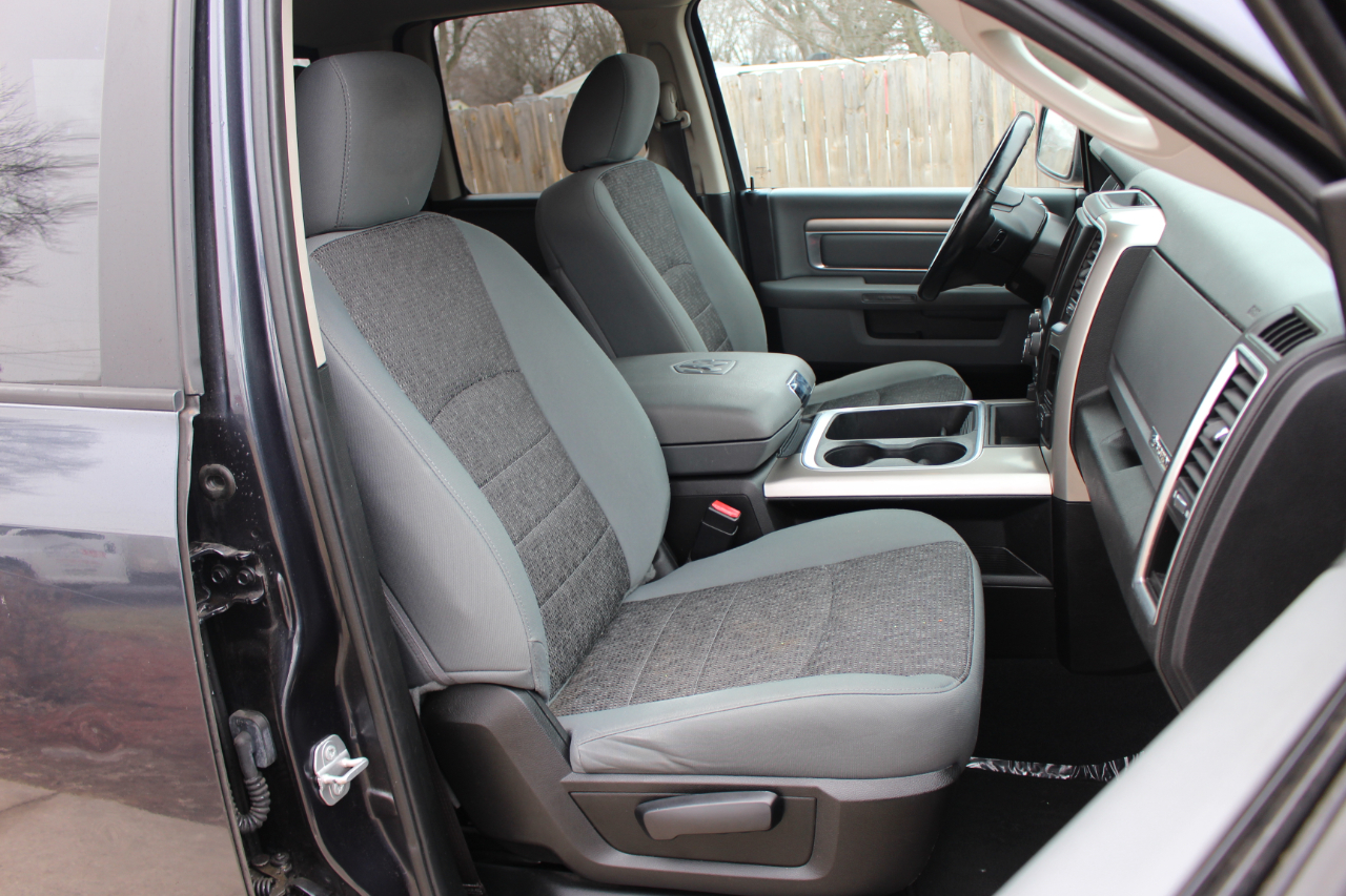 RAM 1500 Big Horn Quad Cab 4WD 2017