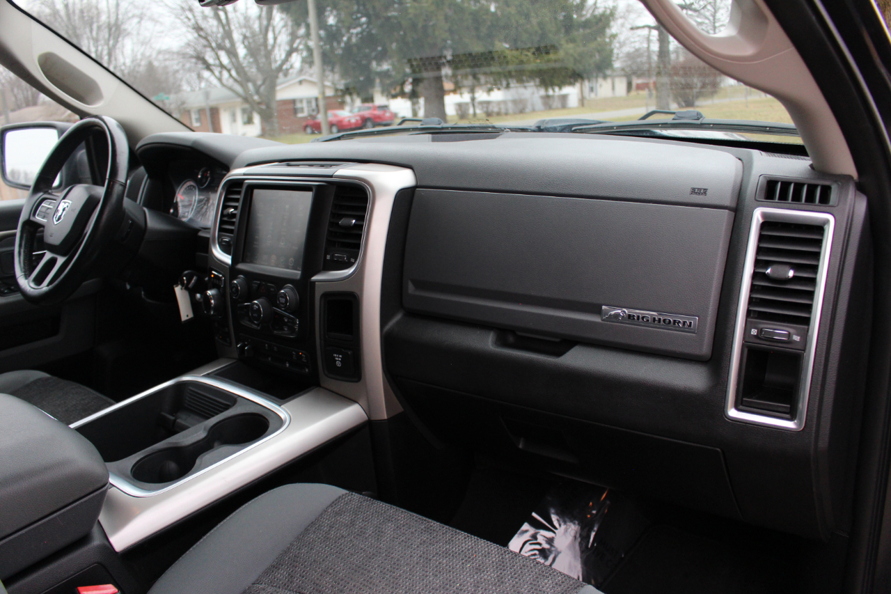 RAM 1500 Big Horn Quad Cab 4WD 2017