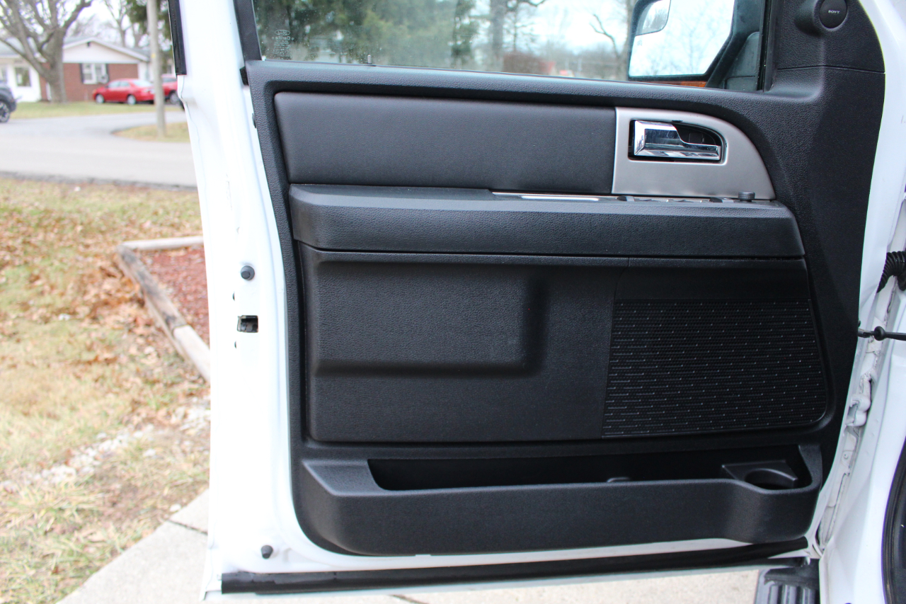 Ford Expedition EL XLT 4WD 2016