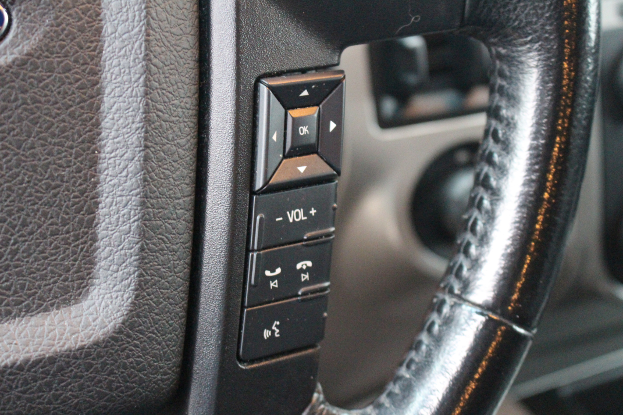 Ford Expedition EL XLT 4WD 2016