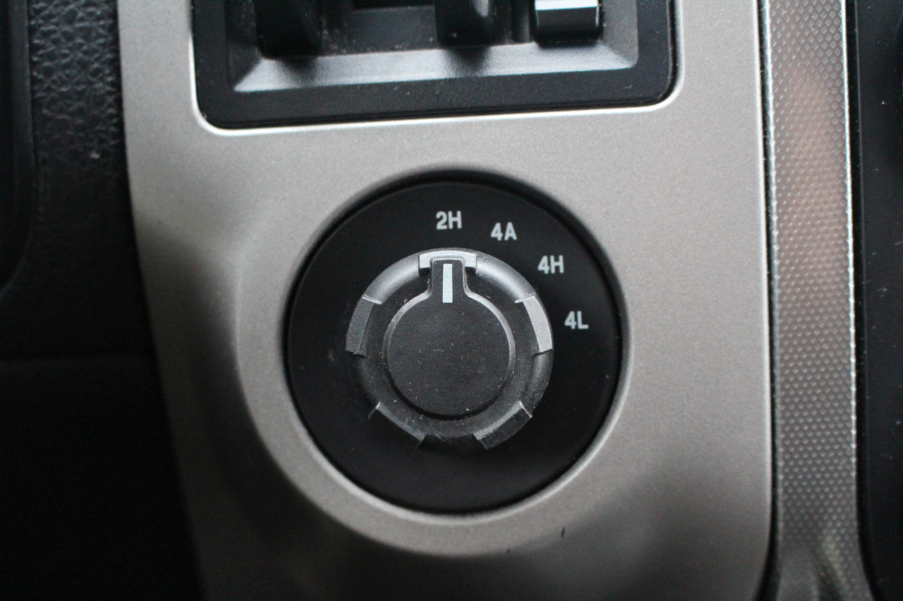 Ford Expedition EL XLT 4WD 2016