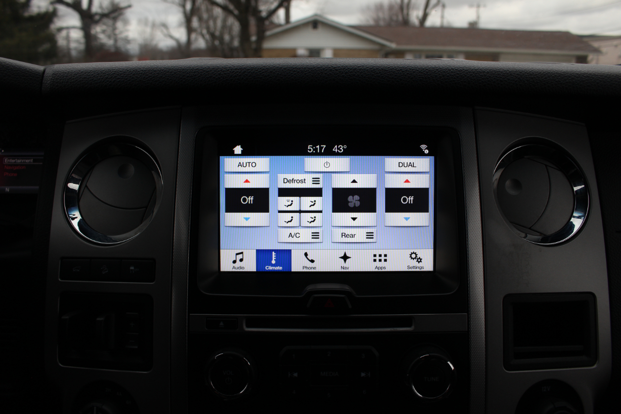 Ford Expedition EL XLT 4WD 2016